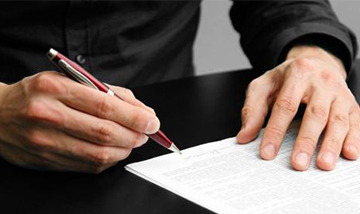 2017最新员工保密协议范本_企业与员工签订保