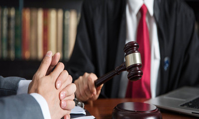 与好友打羽毛球致眼睛受伤可以索求赔偿费吗