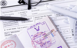 为什么出国签证要看房产证